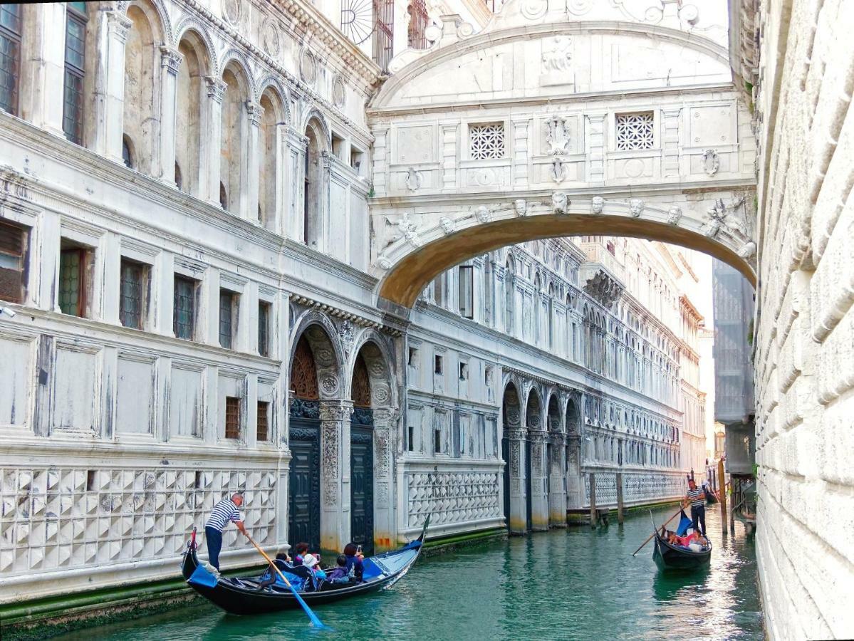 Ca Zulian Amazing Canal View Apartment Veneza Exterior foto